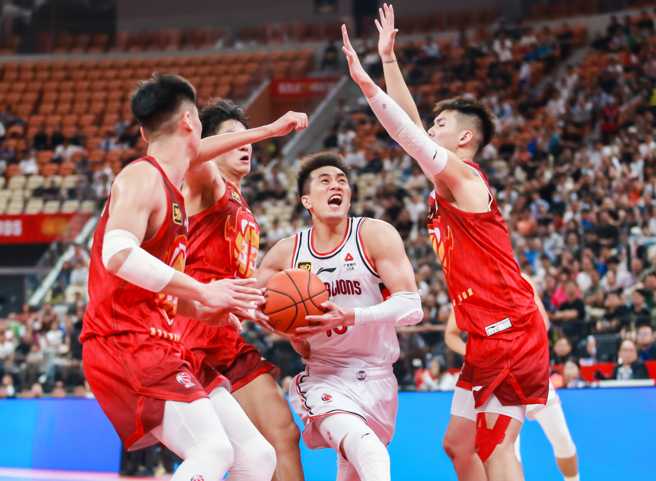 紧追领头羊，球队展现出色状态，目标明确的简单介绍